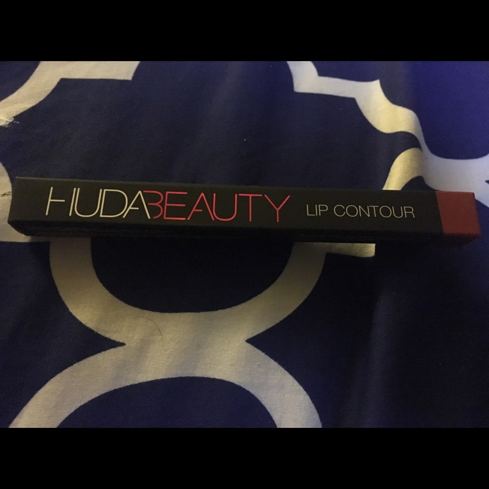 Huda Beauty Lip Liner